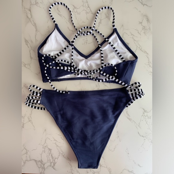 Cupshe Strappy Tied Bikini | Large - Picture 4 of 9